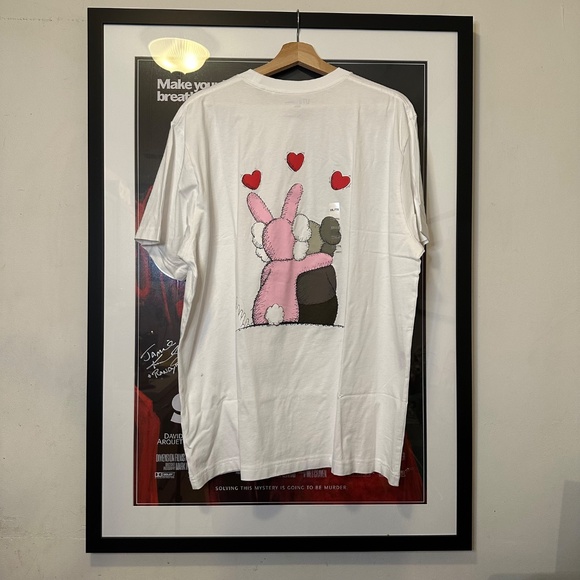 KAWS x Uniqlo T-Shirt XXL - Picture 1 of 5